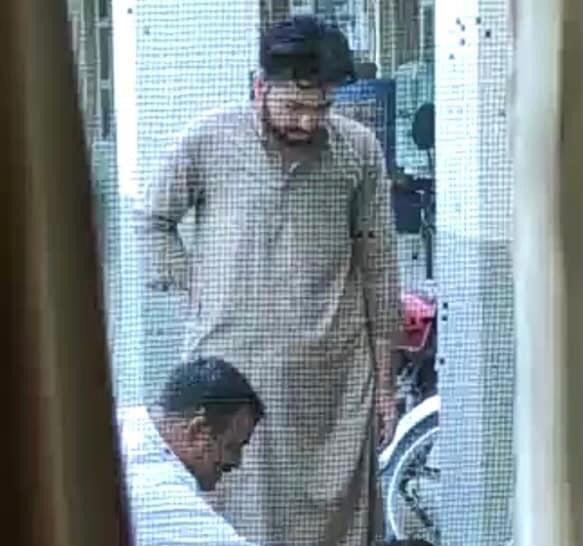 Video shows Quetta policemen torturing a five-year-old minor boy